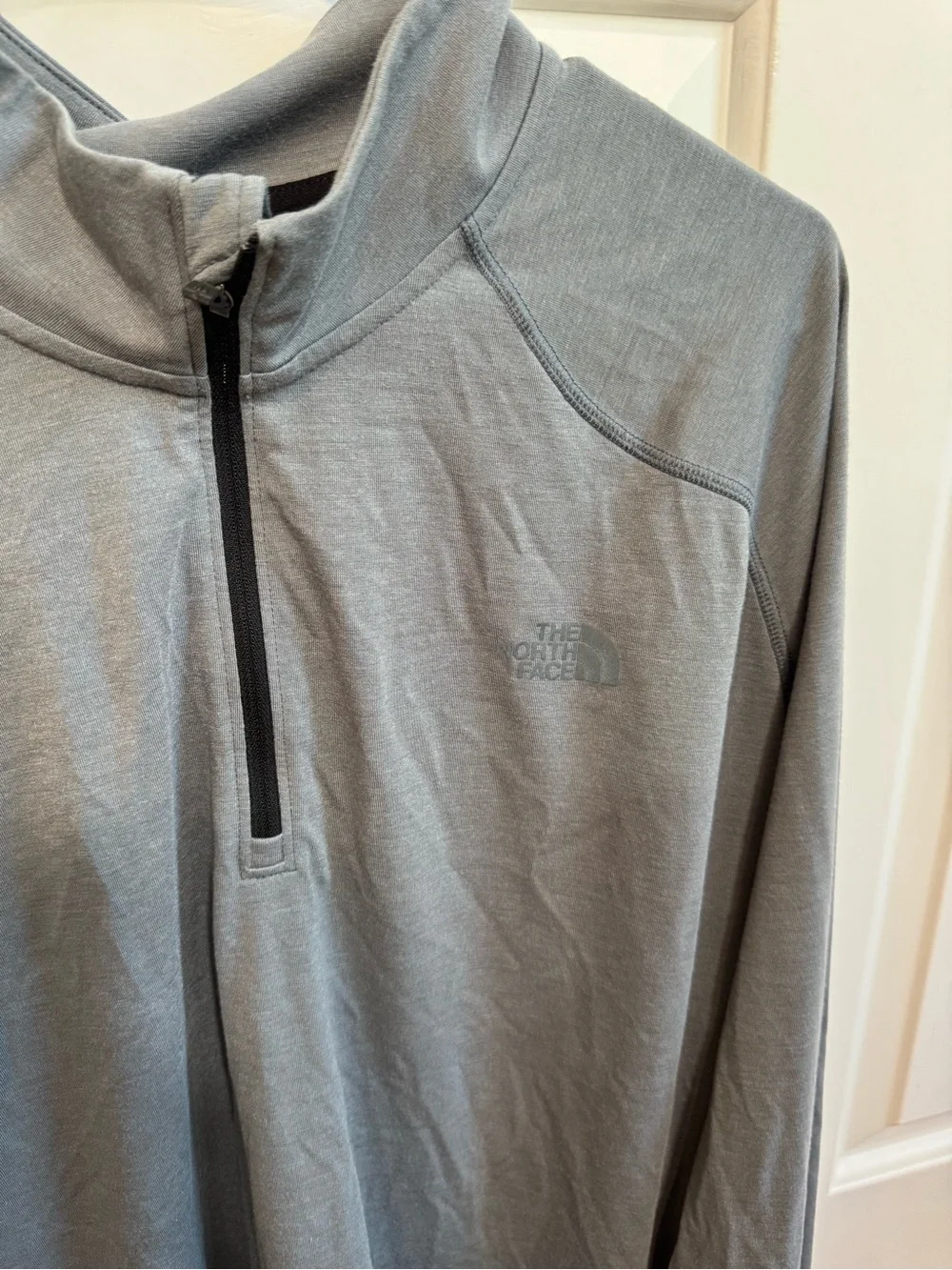 The North Face Men's Light Gray Quarter-Zip Performance Pullover